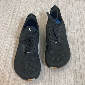 Flux Footwear Black Athletic Shoes Size 8